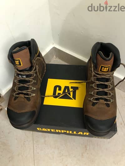 New CAT safety shoes - Size 44