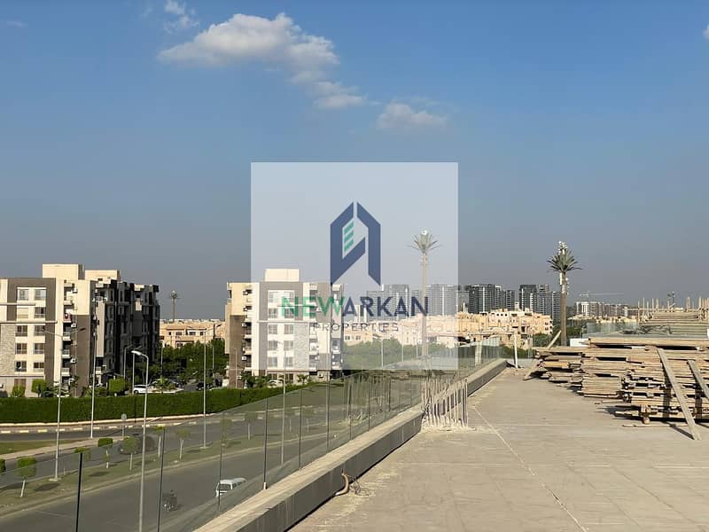 للمستثمرين ادفع 30% وامتلك محل تجارى 96م وجهه على شارع رئيسي بالشيخ زايد prime location 0