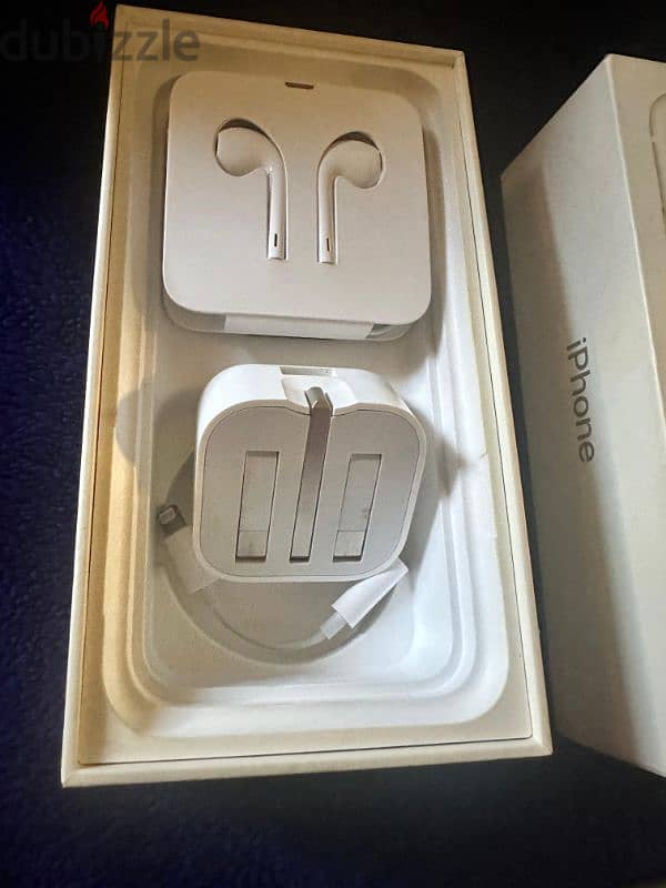 iPhone 11 white 3