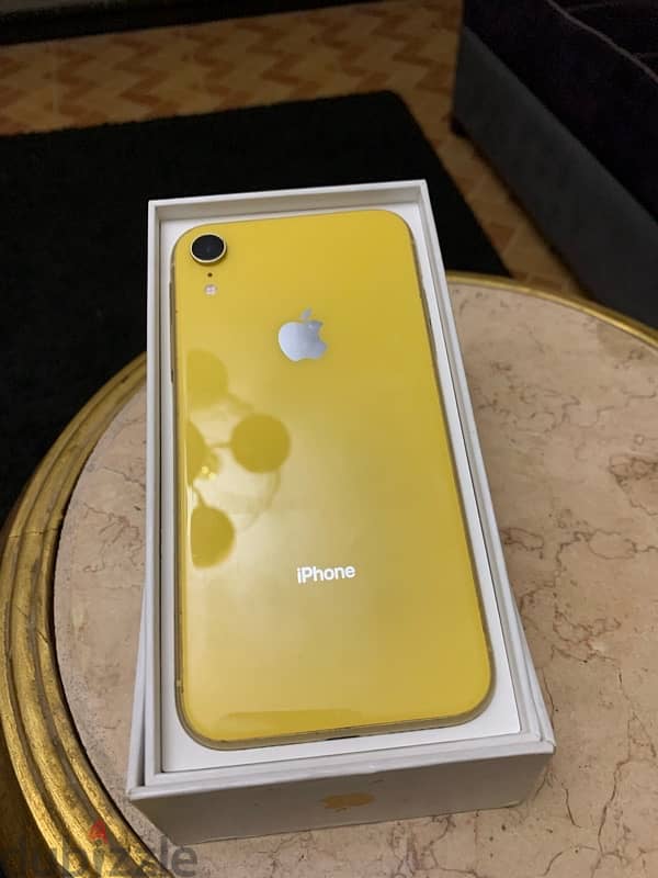 iPhone XR 4