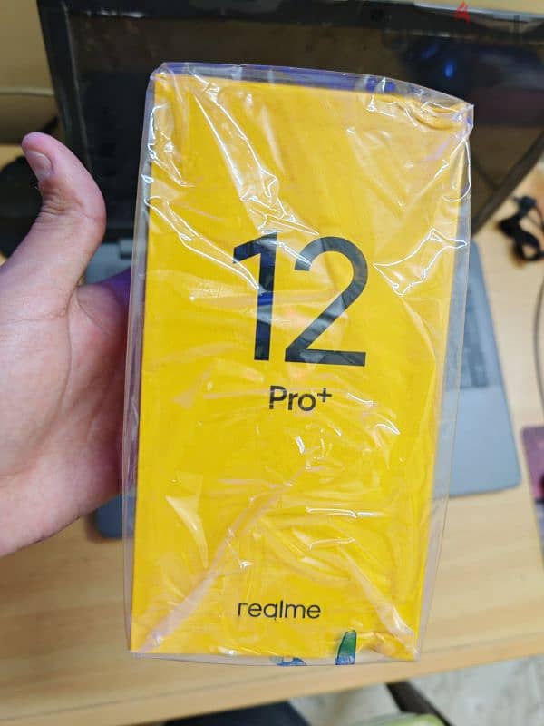 Realme 12 pro plus 12 / 512  ريلمي ١٢ برو بلس 4