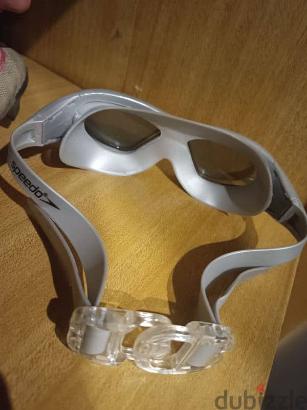 swimming goggles 1