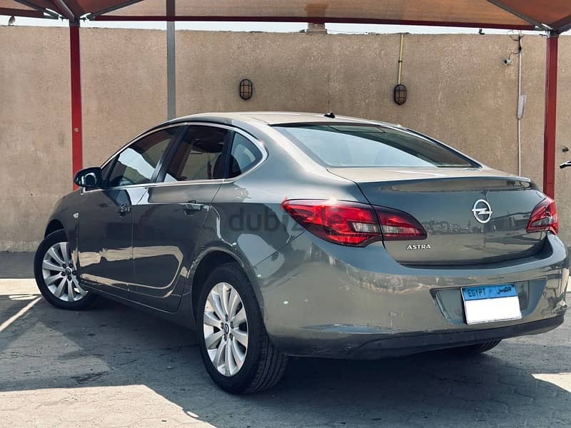 Opel Astra 2018 0