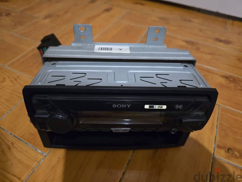 SONY XPLOD car stereo with remote 1