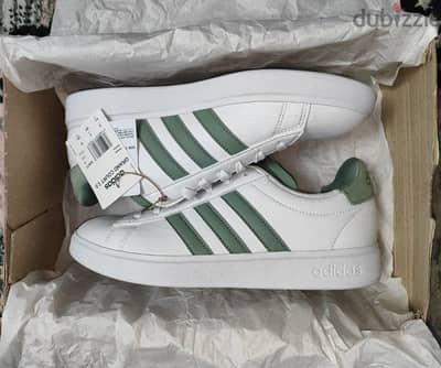 shoes Adidas original size 42 new