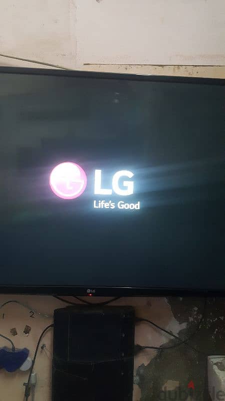 شاشه lg عاديه ٤٣ 1