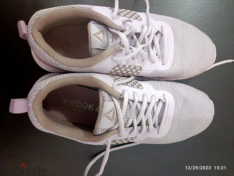 Reebok sneakers size 38.5 1