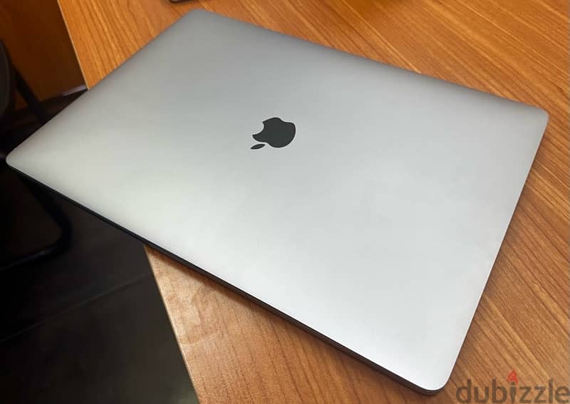 MacBook Pro (15-inch, 2016) 1