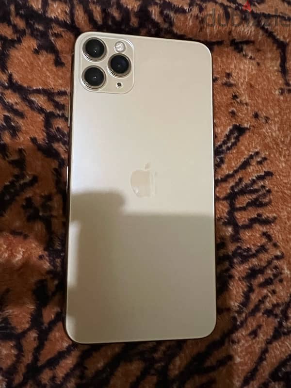 iPhone 11  bro max 5