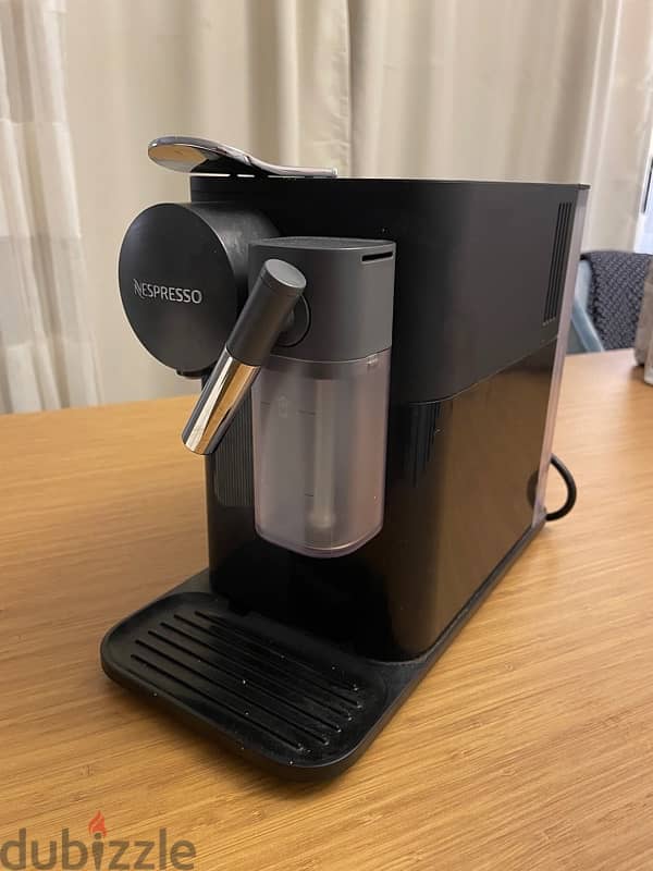 Nespresso lattissima one Coffee Machine Black 0