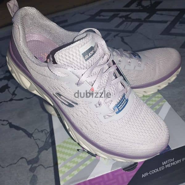 SKECHERS GLIDE-STEP NEW WITH BOX 3