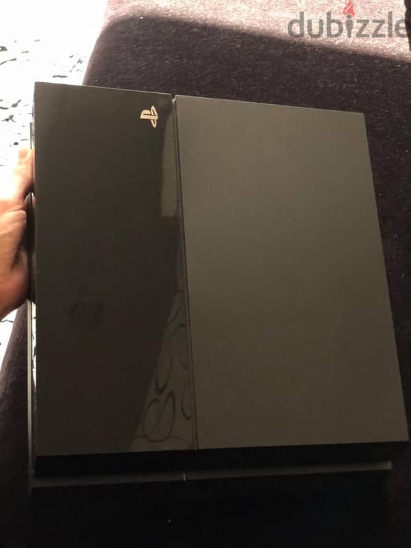 play station 4 like new ( perfect condition ) 1