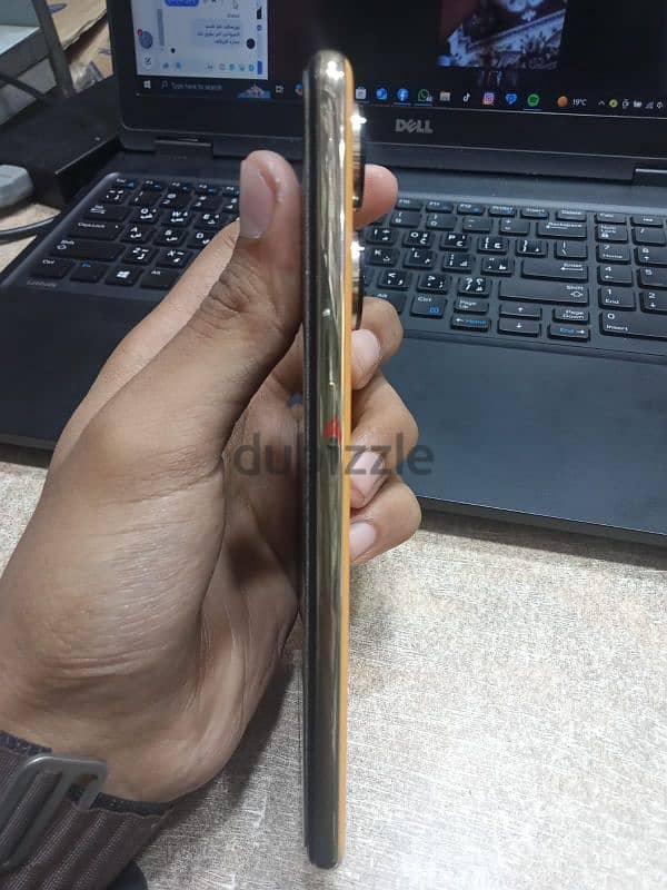 oppo Reno 8 t gold 1