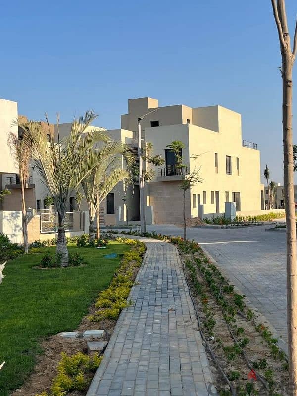 ارضي بجاردن بجوار النادى والجامعه بالم هيلز palm hills badya 0