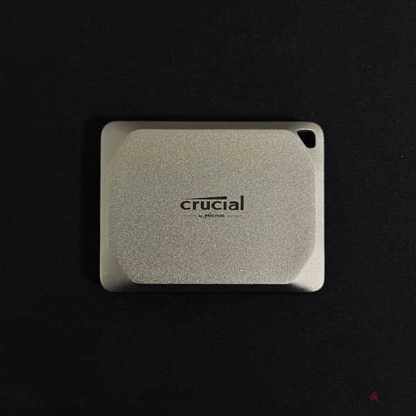 Crucial X9 pro 4TB SSD hard 2