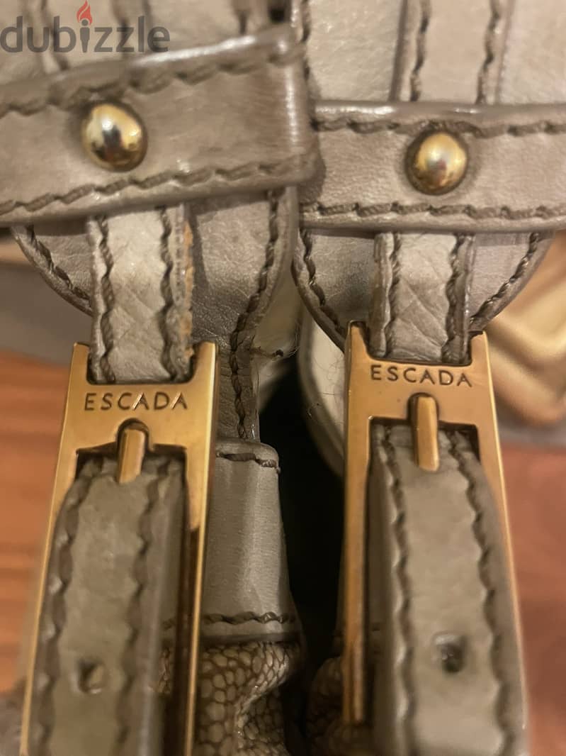 Escada Women hand beg 1