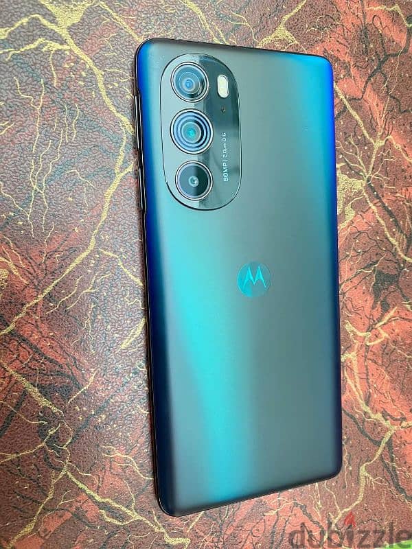 Motorola edge x30 snapdragon 8 gen 1 بكل مشتملاته 1