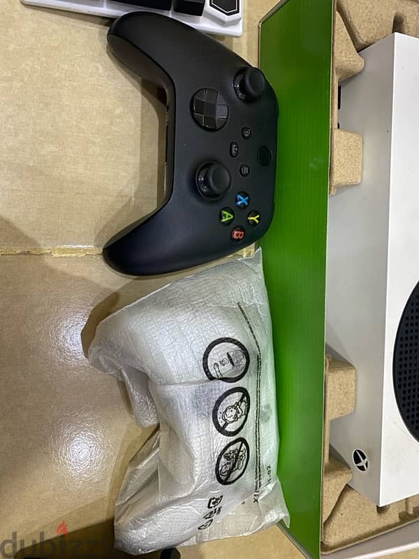 Xbox series s 4