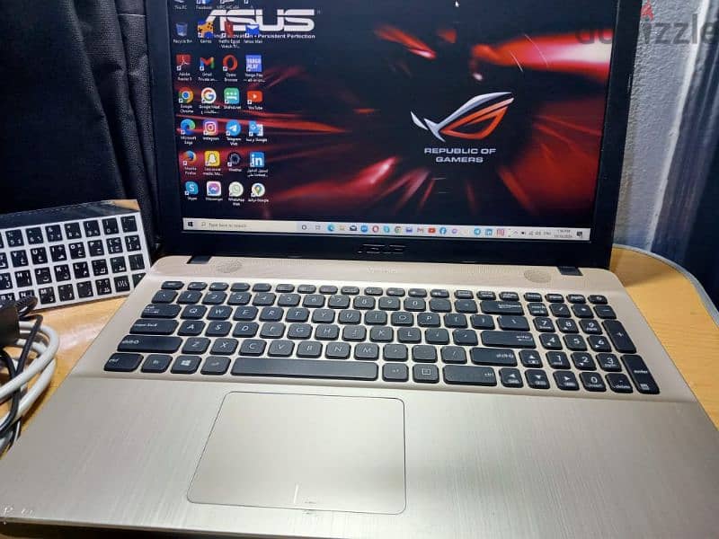 جيل عاشر جايبه من المانيا الجهاز فيه هاردين الترا سلم ASUS 1