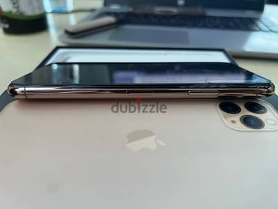 IPhone 11 pro max 256 بشريحتين