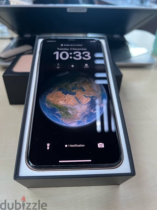 IPhone 11 pro max 256 بشريحتين 6