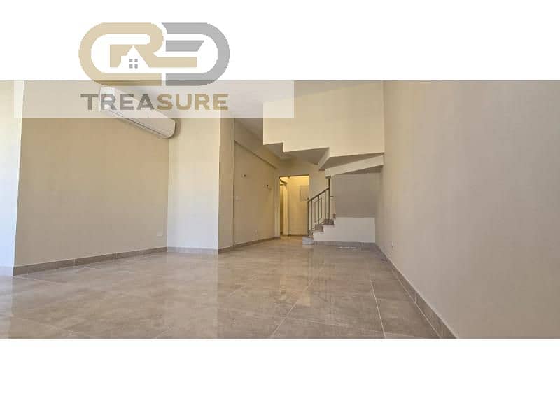 Penthouse for rent in Fifth Square  with Kitchen + Acs 0