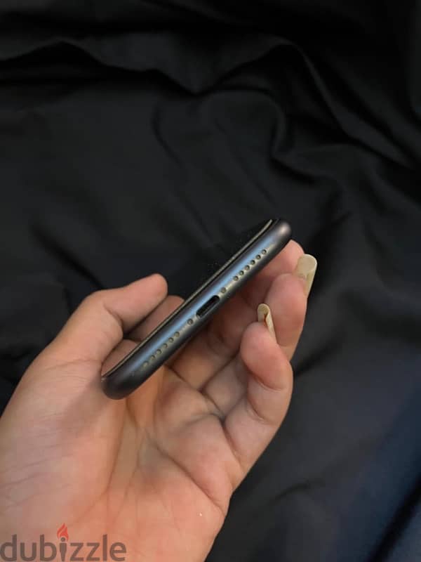 iphone 11 black 8