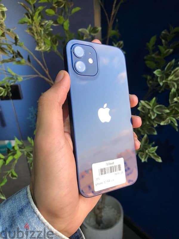 للبيع بسعر مميز وحاله ممتازه iPhone 12 64 GB بطاريه 78% ضمان ومبايعه 0