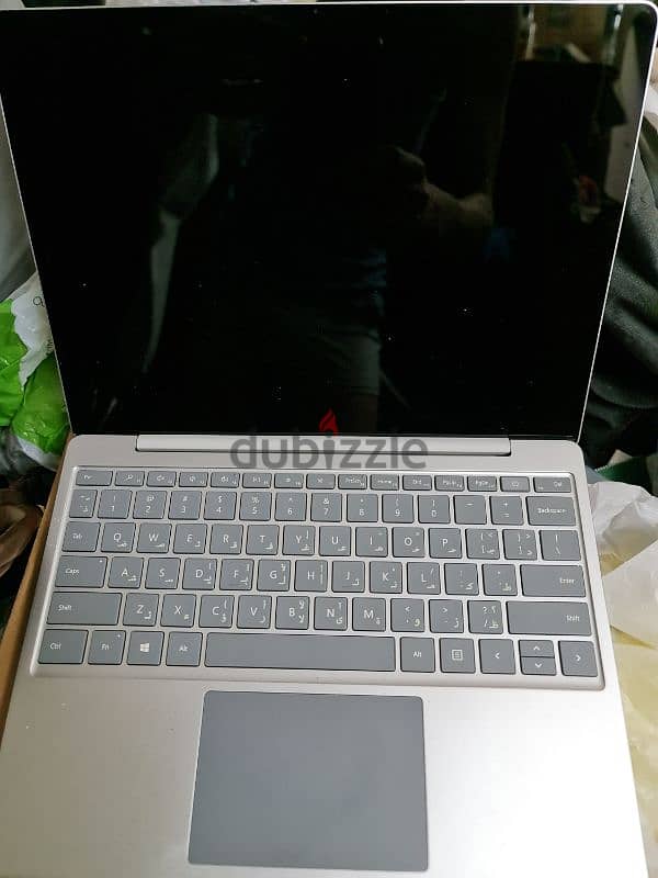 Microsoft surface go سيرفس جو 1