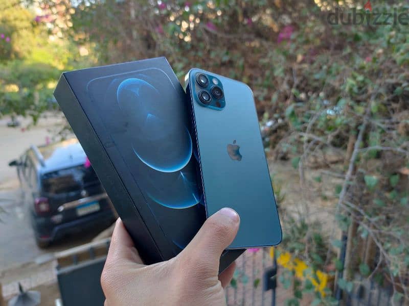 Iphone 12 Pro Max 128 | يفون ١٢ برو ماكس بحالة ممتازة بمشتملاتة 5