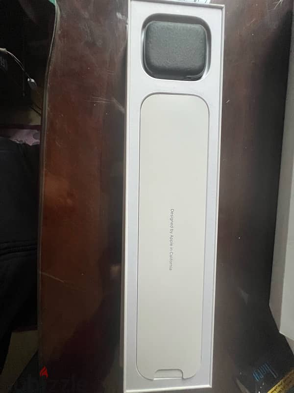 apple watch series 8 (45mm) strap new not opened 4