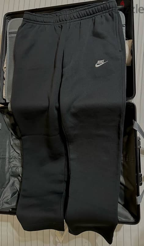 Nike sweatpants for sale(new) 0