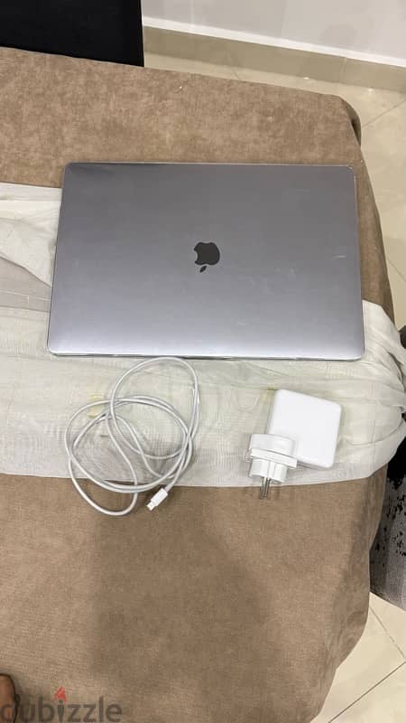 MacBook pro 2019 core i7 512 GB 1