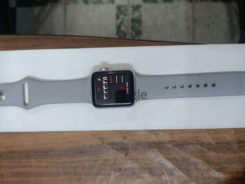 للبيع apple watch series 3بالكرتونة38mmبطارية ٩٩٪ 3