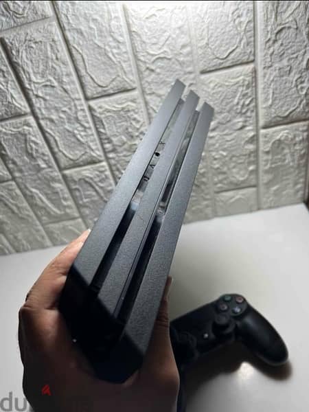 PS4 1 tb pro with warranty 3