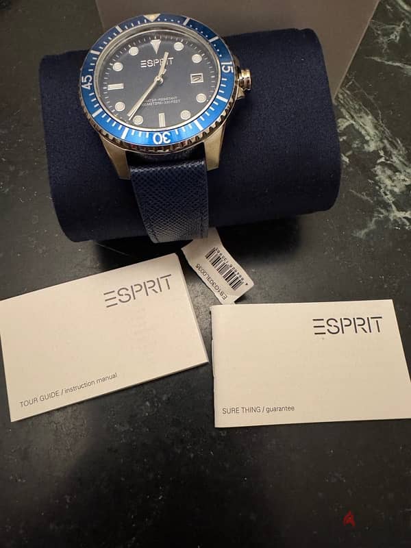 ساعة esprit جديدة بالتيكت لم تستعمل 1