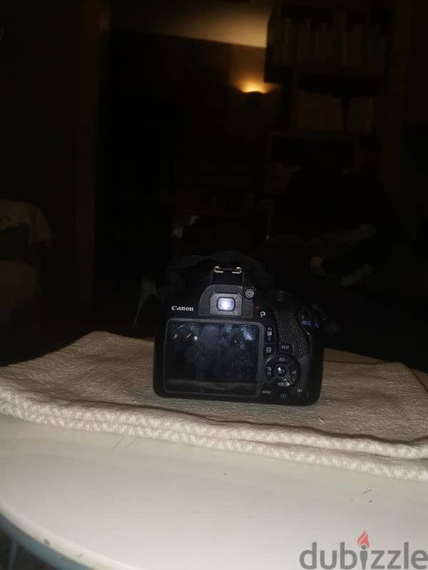 Canon camera 1300D 2