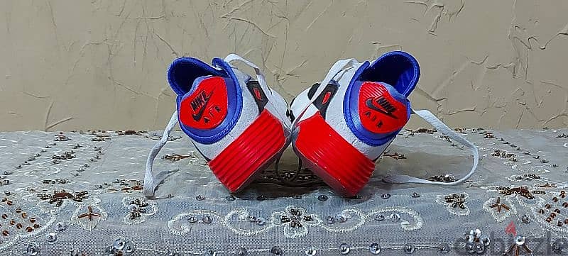 Nike ORGINAL size 33 for kids 5