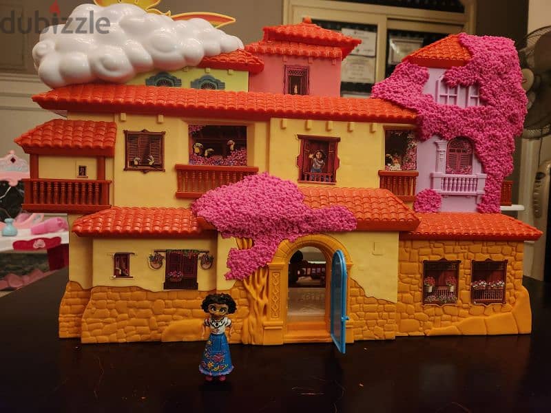 Encanto doll house 0