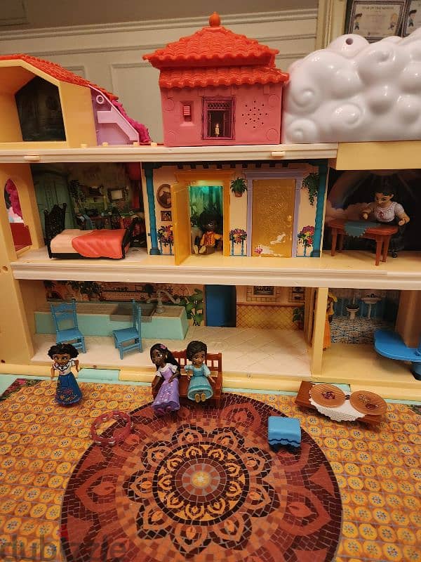 Encanto doll house 1