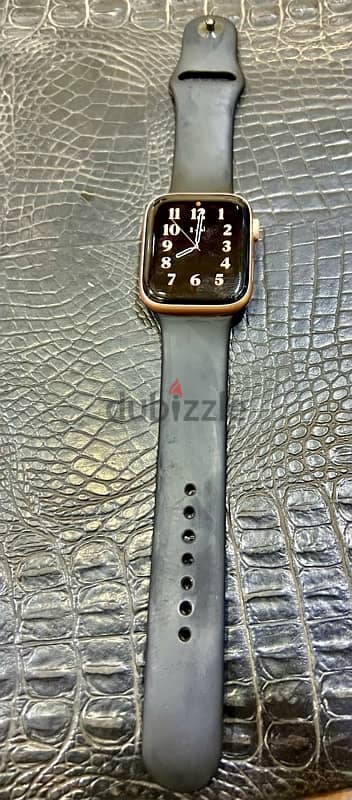 Apple watch series 5 :44mm 9