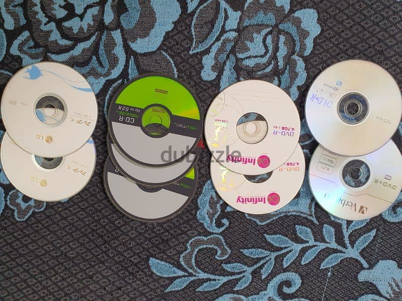 CD, DVDs for sale اسطونات للبيع 1