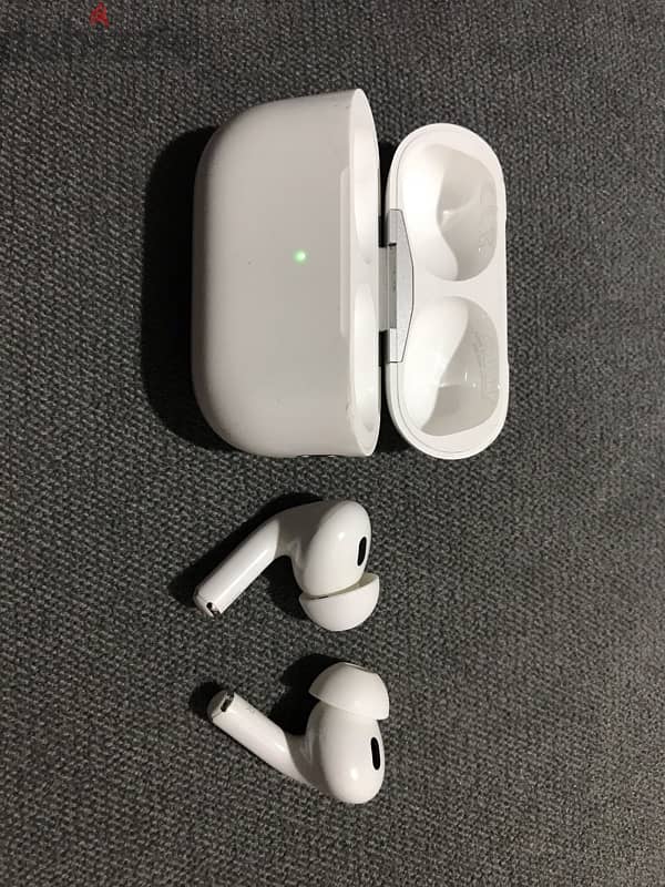 بحالة الجديده لم تستخدم airpods pro 2 (2nd generation) type C 8