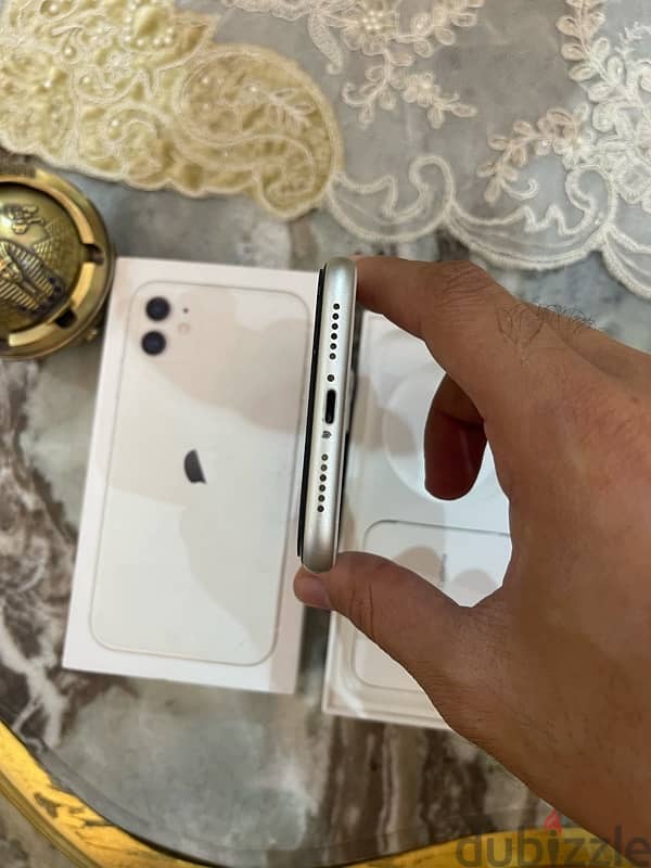 iphone 11 / 128 giga with box battery 76% 4