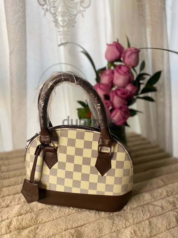 Louis Vuitton Bag0 2