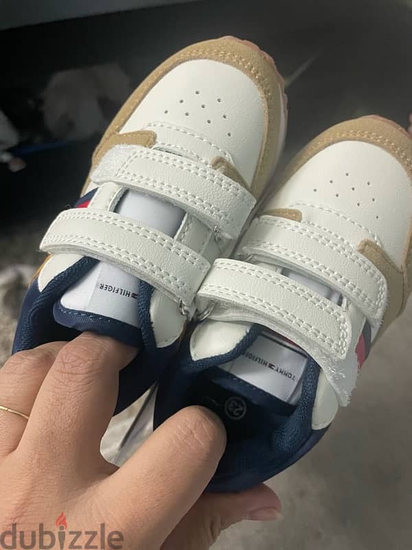 Tommy helfiger new baby shoes 6