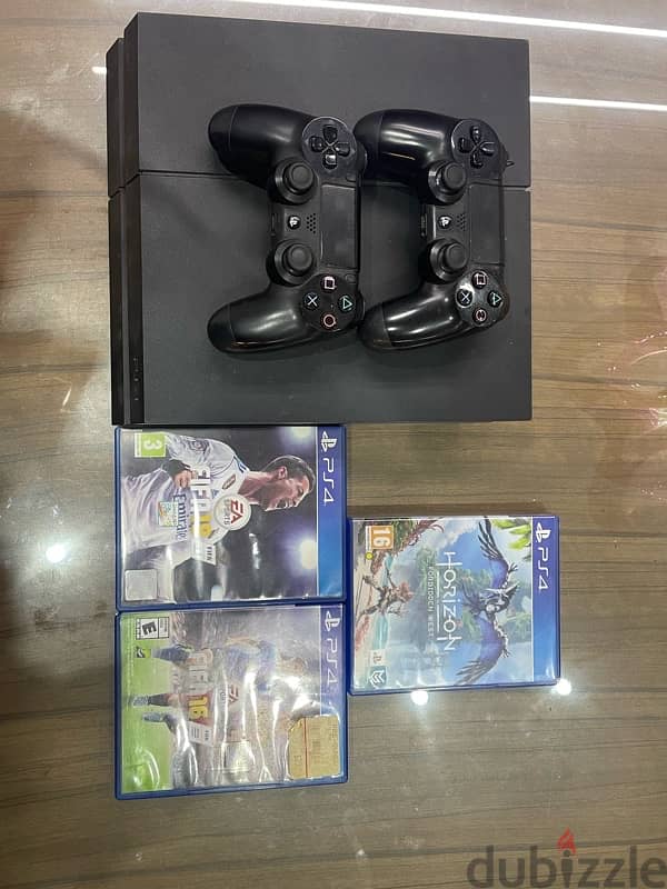 Playstation 4 (ps4) used in good condition 0