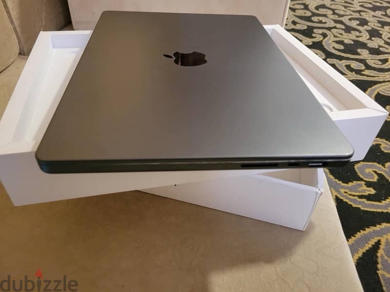 MacBook M3 Pro 14 inch 1