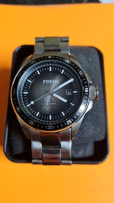 Fossil Stainless Steel Watch – Sleek Design & Excellent Condition