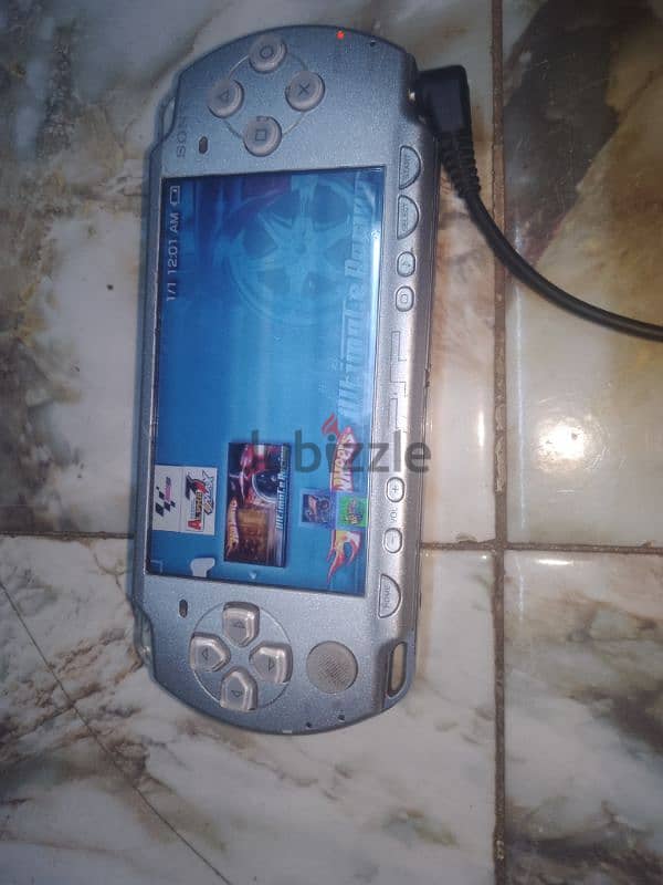 للبيع psp حاله ممتازه 10